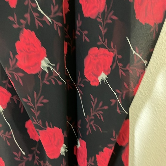 Gilligan & O’Malley spaghetti strapped nightgown. Black with roses. Size Small. - Picture 4 of 8